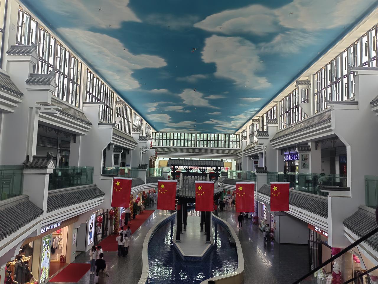 朝鲜在10月10日劳动党成立80周年阅兵式上展示“火星 - 20”洲际弹道导弹，