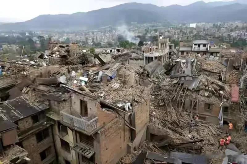 这次地震，我觉得有一个天大的利好，直接大大降低了伤亡：即地震灾区有很多建筑楼层比