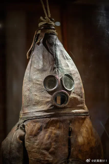 《老绅士》，一件来自 18 世纪芬兰的潜水服。这可能是世界上现存最古老的潜水服。