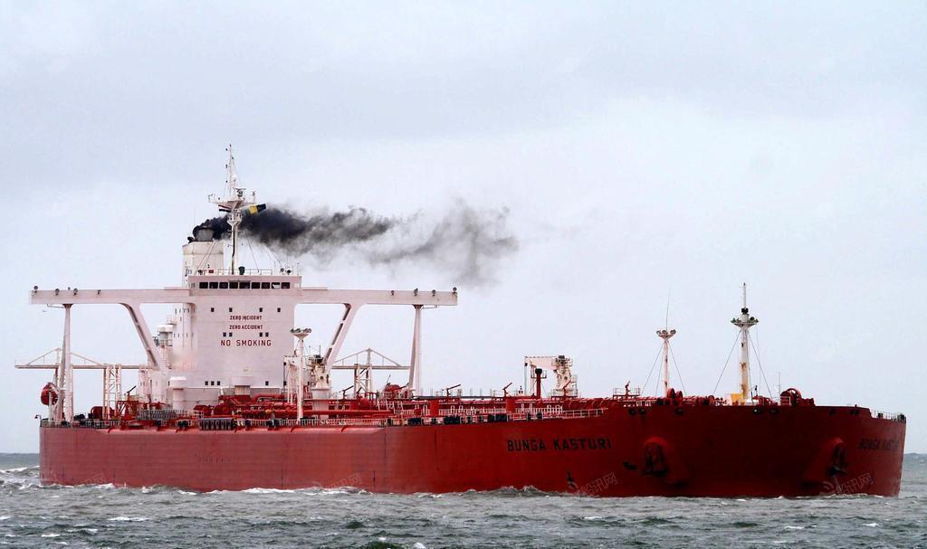 全程未遭遇抵抗，30万吨伊朗油轮巨轮被美军俘虏：190万桶石油要栽了！

一艘满