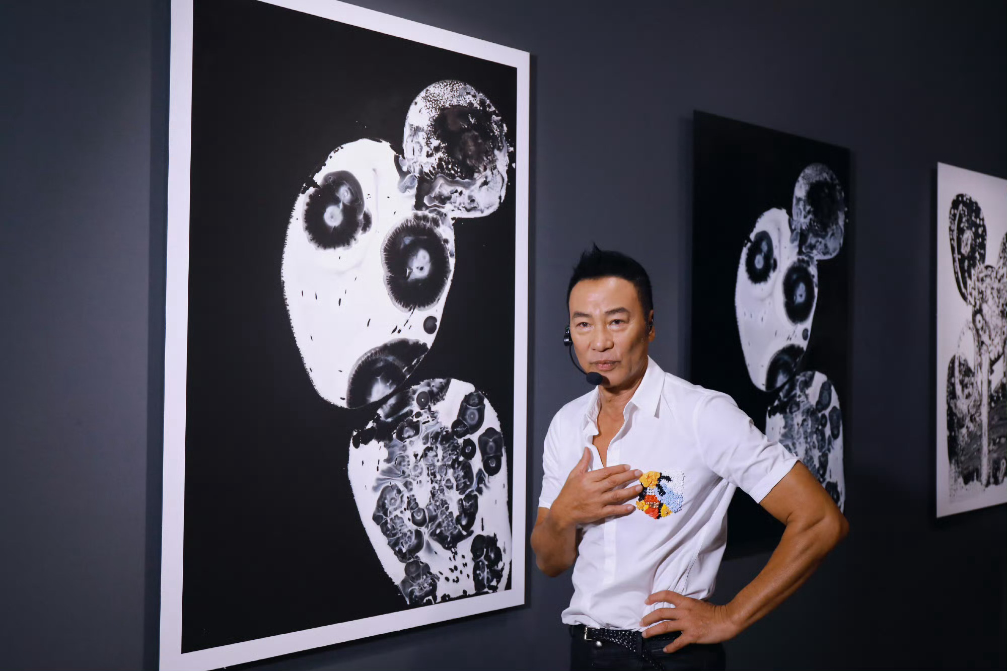 谁敢信任达华70岁了华哥看着就跟三十岁一样 太帅了