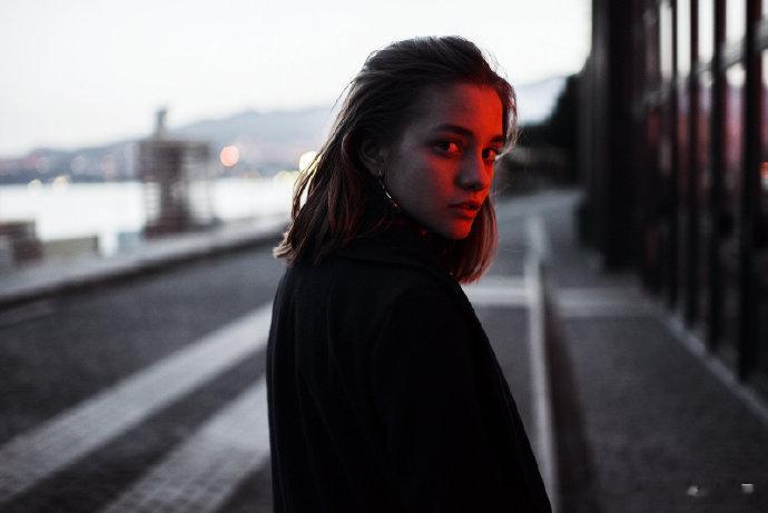 时间几乎会愈合所有事情 除非你自己愿意犯贱 ​​​