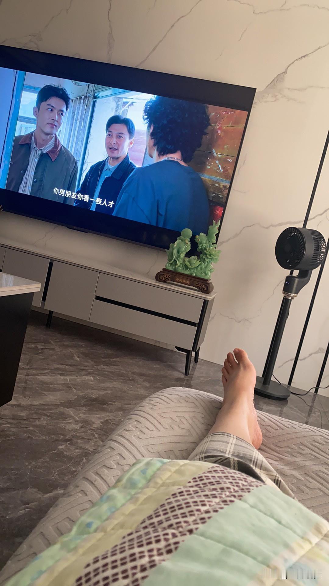 情商高和智商高哪个更重要，这就像在问披萨和汉堡哪个更好吃，得看场景。
智商高的人