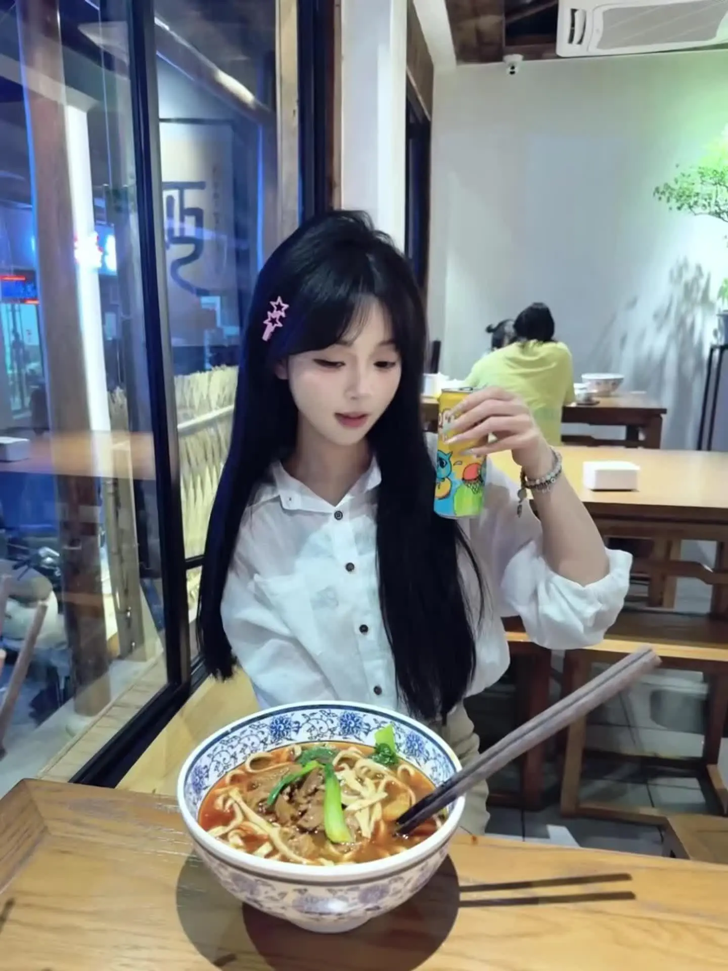 请坚持你的与众不同 爱你的人会与你同行