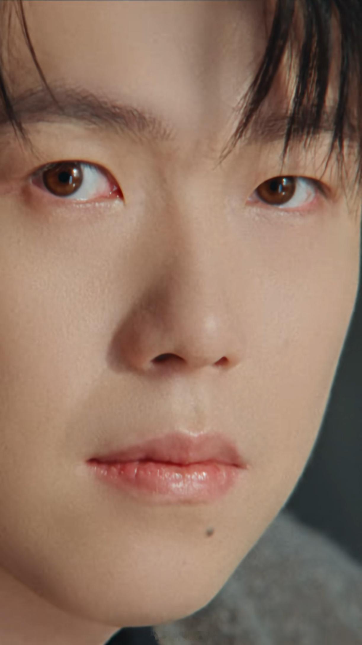 小王这个琥珀色浅瞳真的好好看🤲🏻🤎存一下网页链接