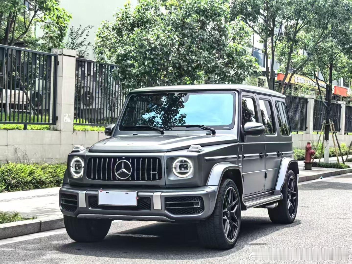 23年奔驰G63 AMG ​4.0T V8 585p 安全行驶5.8万 原版原漆