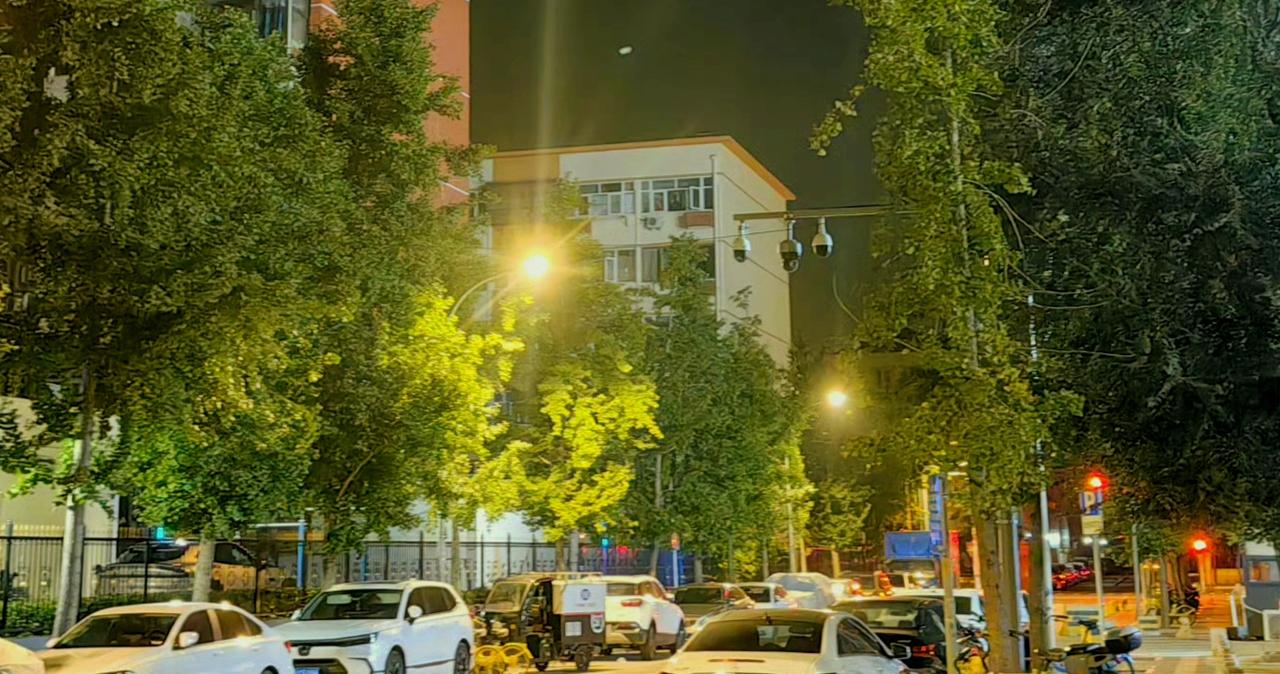 邻居周姐的儿子在省城读大二，她每月给1500元生活费。没想到，她儿子三天两天给她