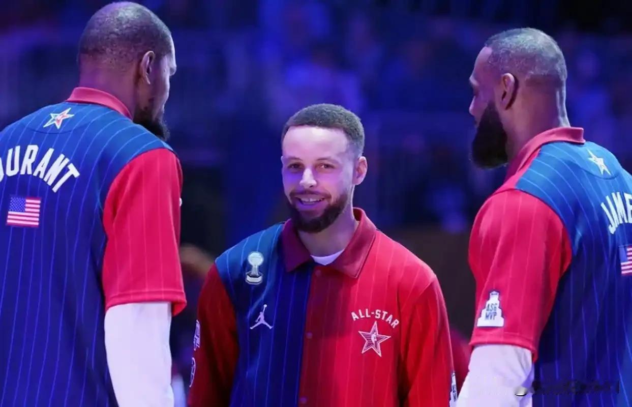 NBA全明星第二轮得票结果公布，这5位老牌超巨分别是:

1、库里，37岁高龄传