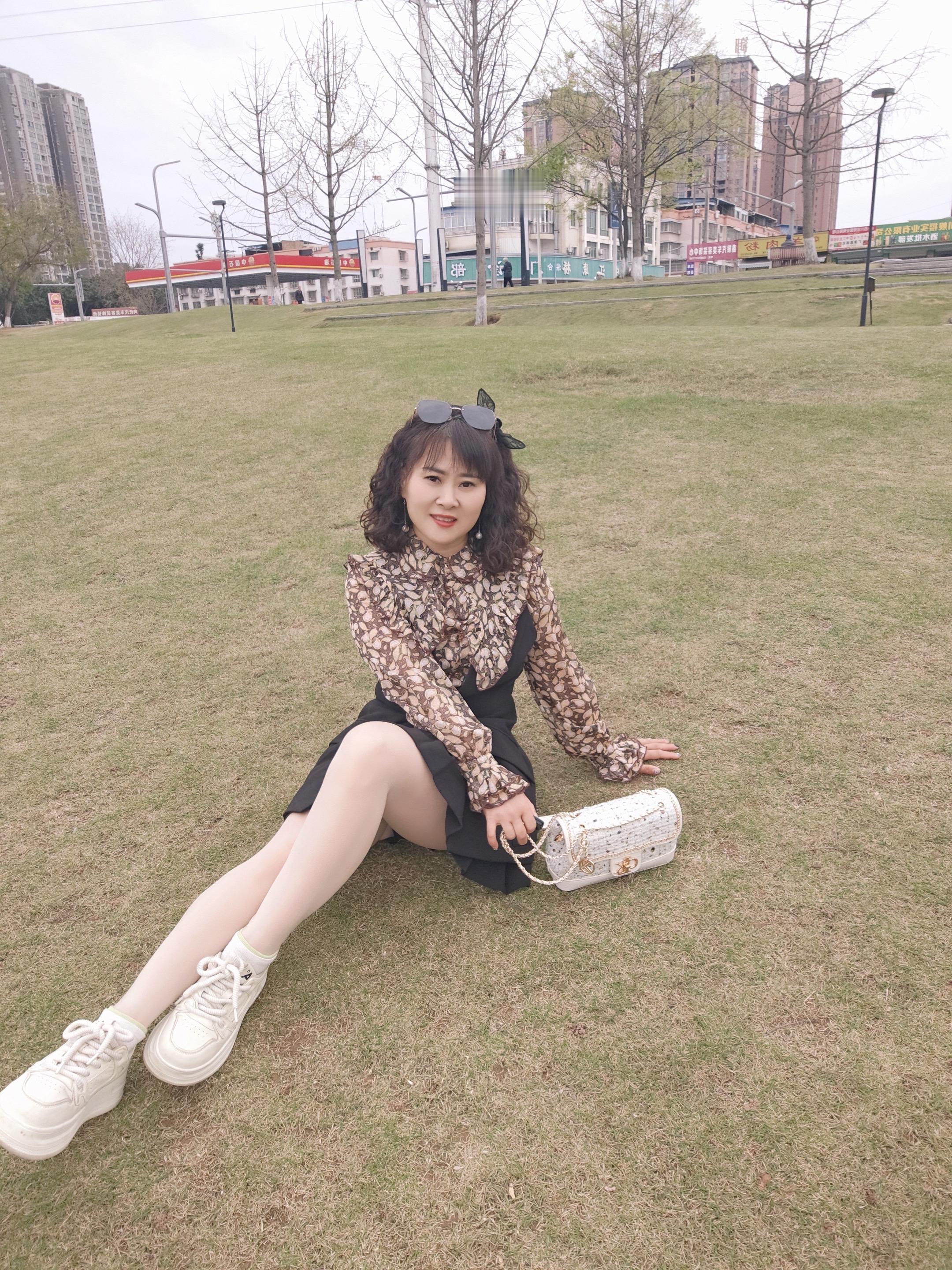 在这个烟换烟酒换酒的时代，不要高估你和任何人的关系，人性最大的丑陋，就...