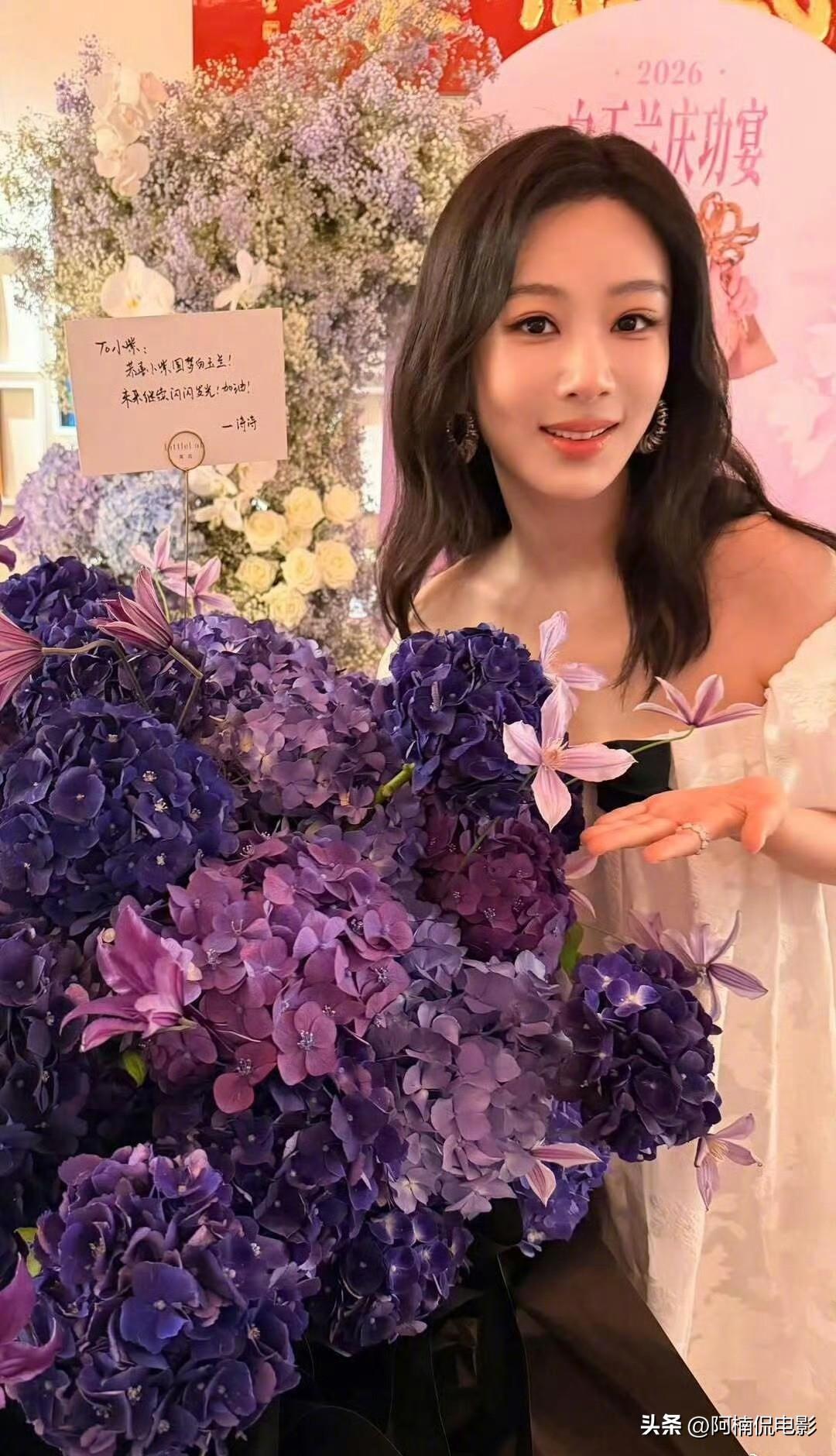 在一众85花里，杨幂两度冲击白玉兰视后均遗憾陪跑，始终没能拿下这座奖项。恰逢杨紫