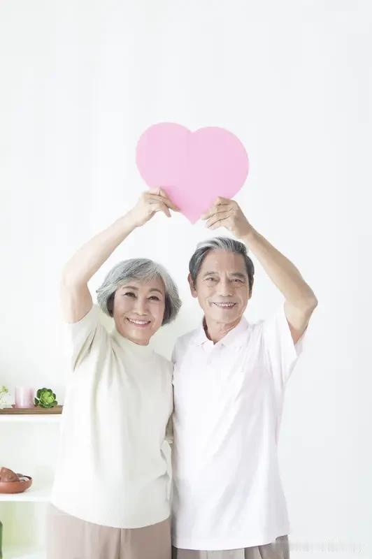 女人60岁以后还会对男人动心吗? 女人60岁以后还会对男人动心吗?
很多人默认人