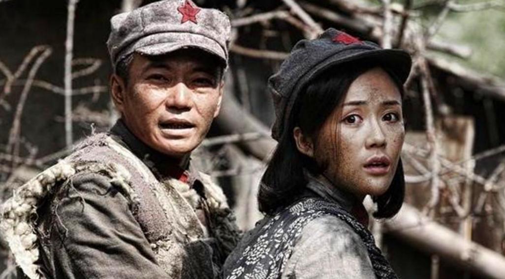 1987年，一位老红军与一个小姑娘无意间聊起战争往事，小姑娘兴奋地说：“蒋奶奶，