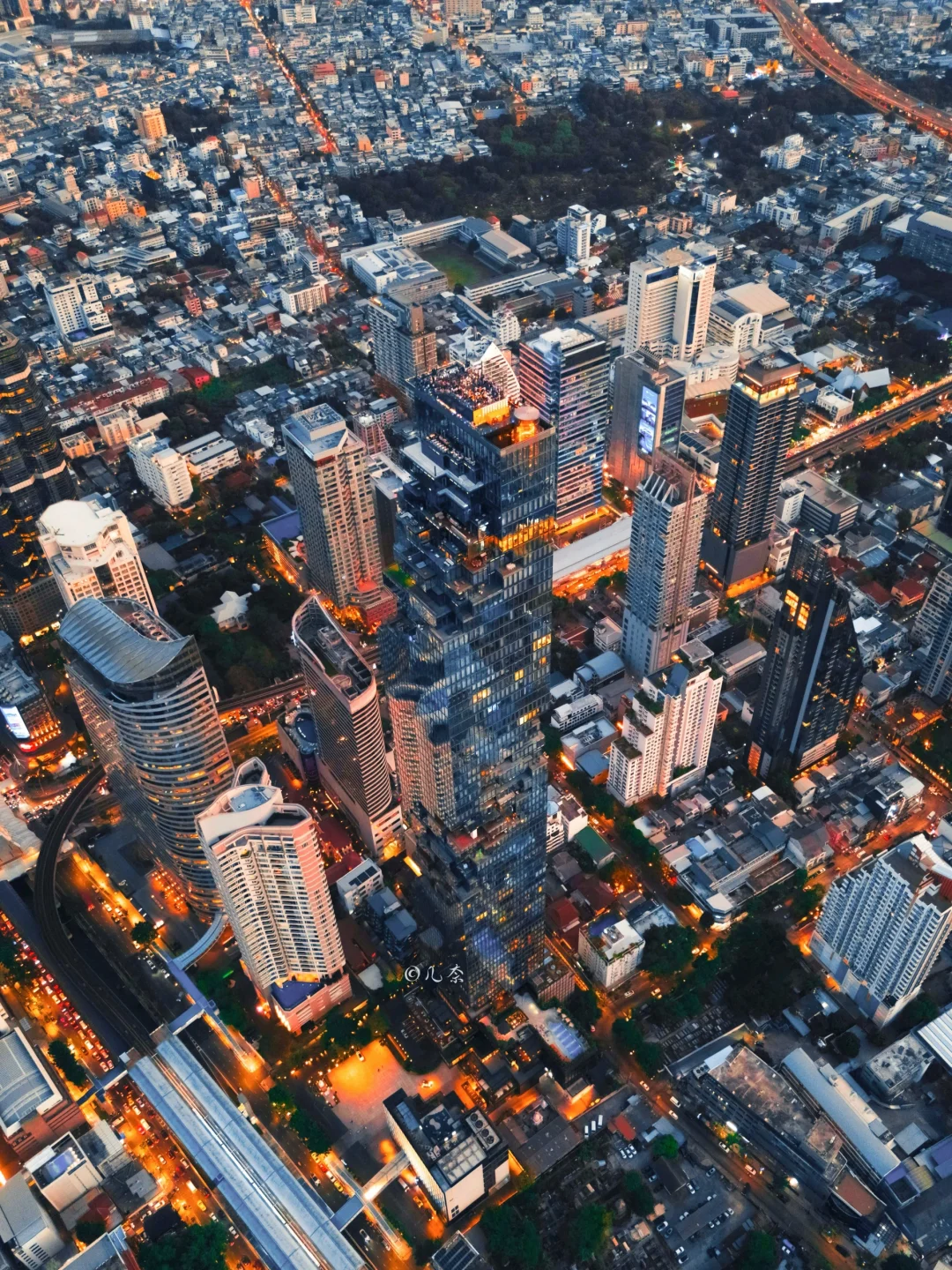 泰国航拍丨你见过这个角度的曼谷地标建筑吗