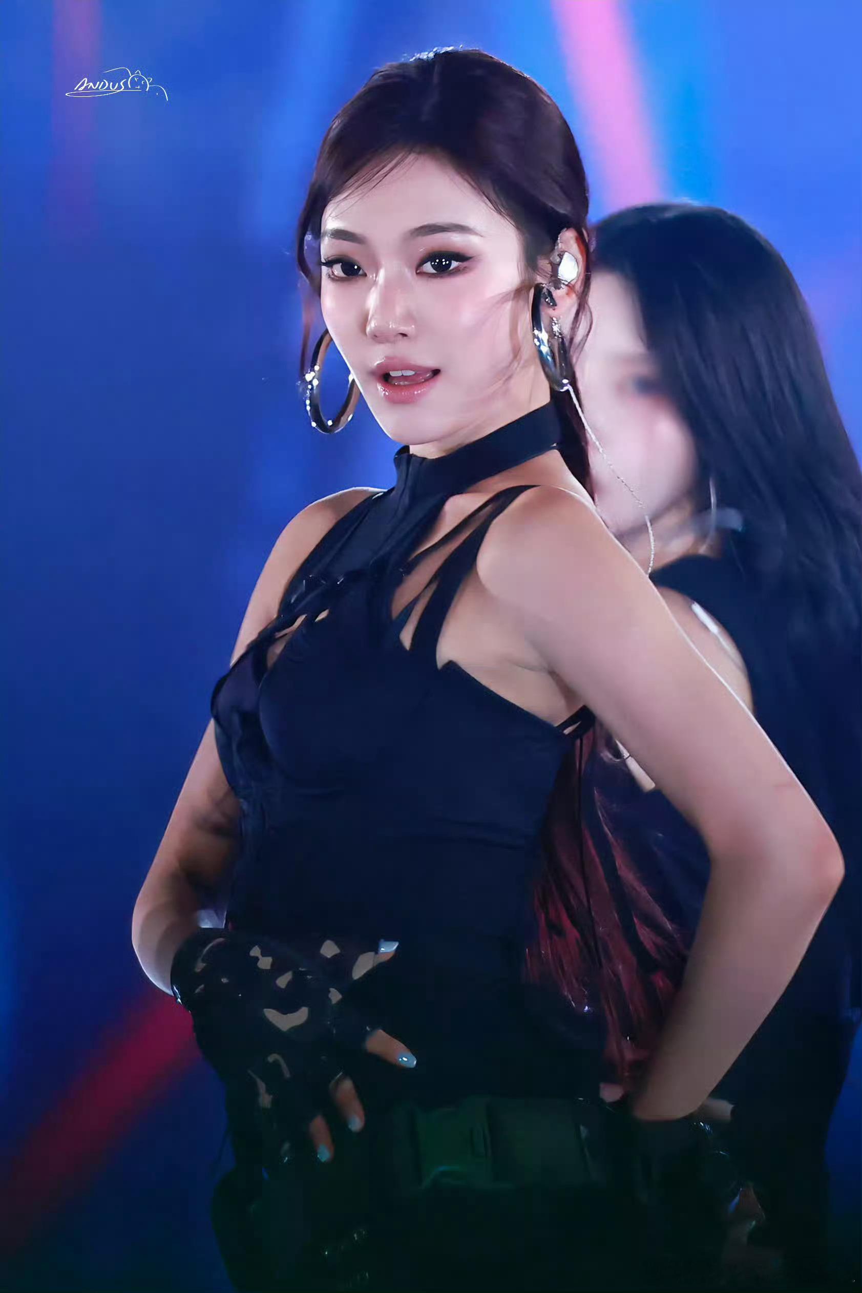 宁艺卓合作舞台呢好奇怪，为什么宁艺卓出道以来这么少的舞台？？而且宁艺卓在aesp