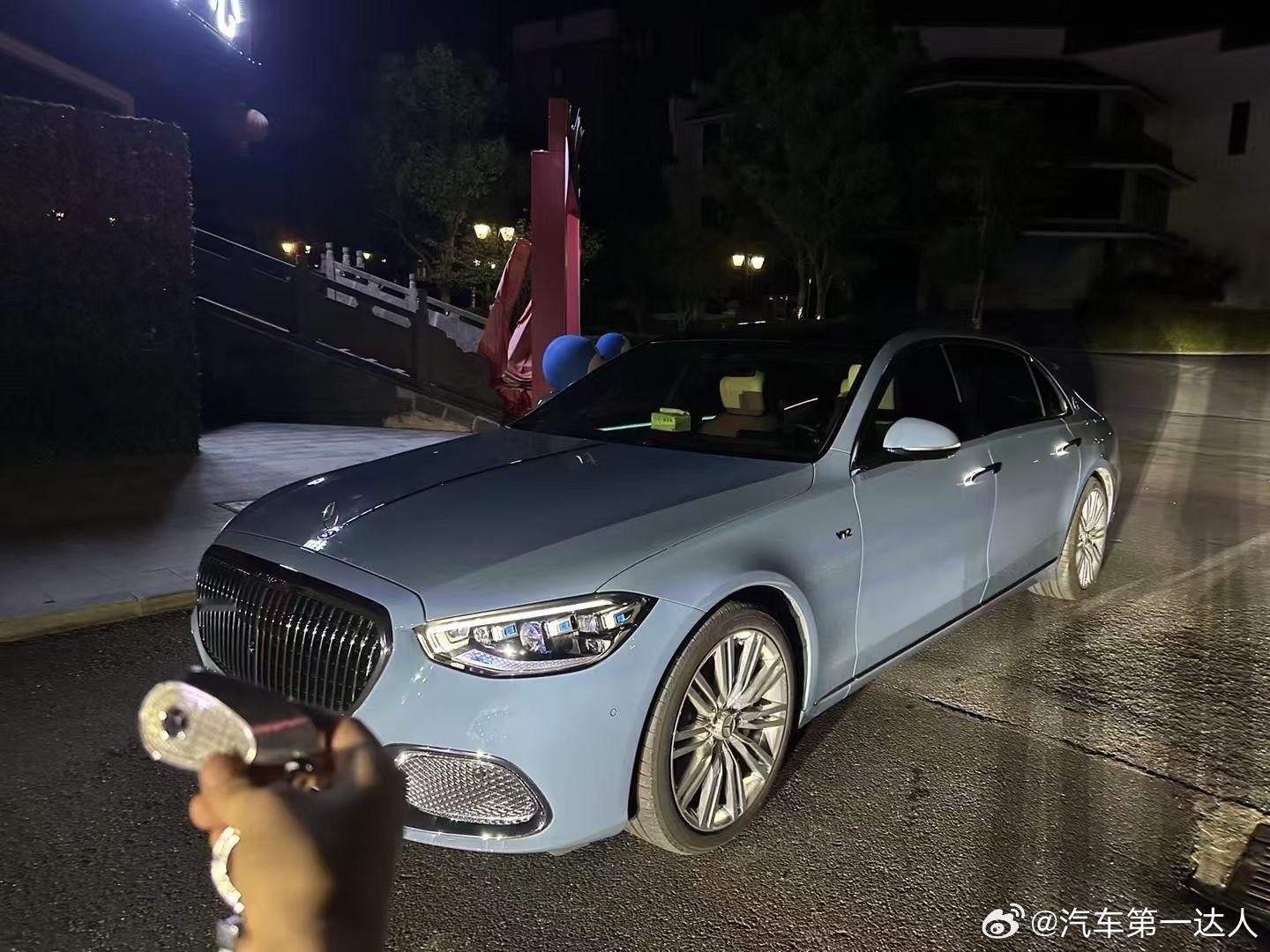 奔驰迈巴赫S580 瓷器蓝 高定版白内饰 ​​​