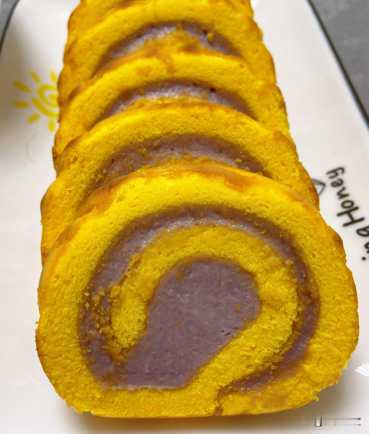 哇，这是我喜欢的早餐，简单之中还透着一丝小小的精致感，看来，新的一周会是一个充满