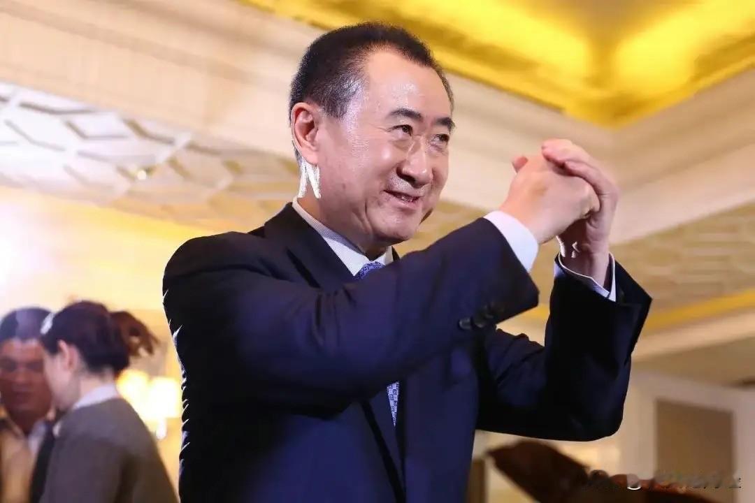 王健林再卖48座万达广场，万达此前通过新的协议续了命，但并不代表债务压力就消失了