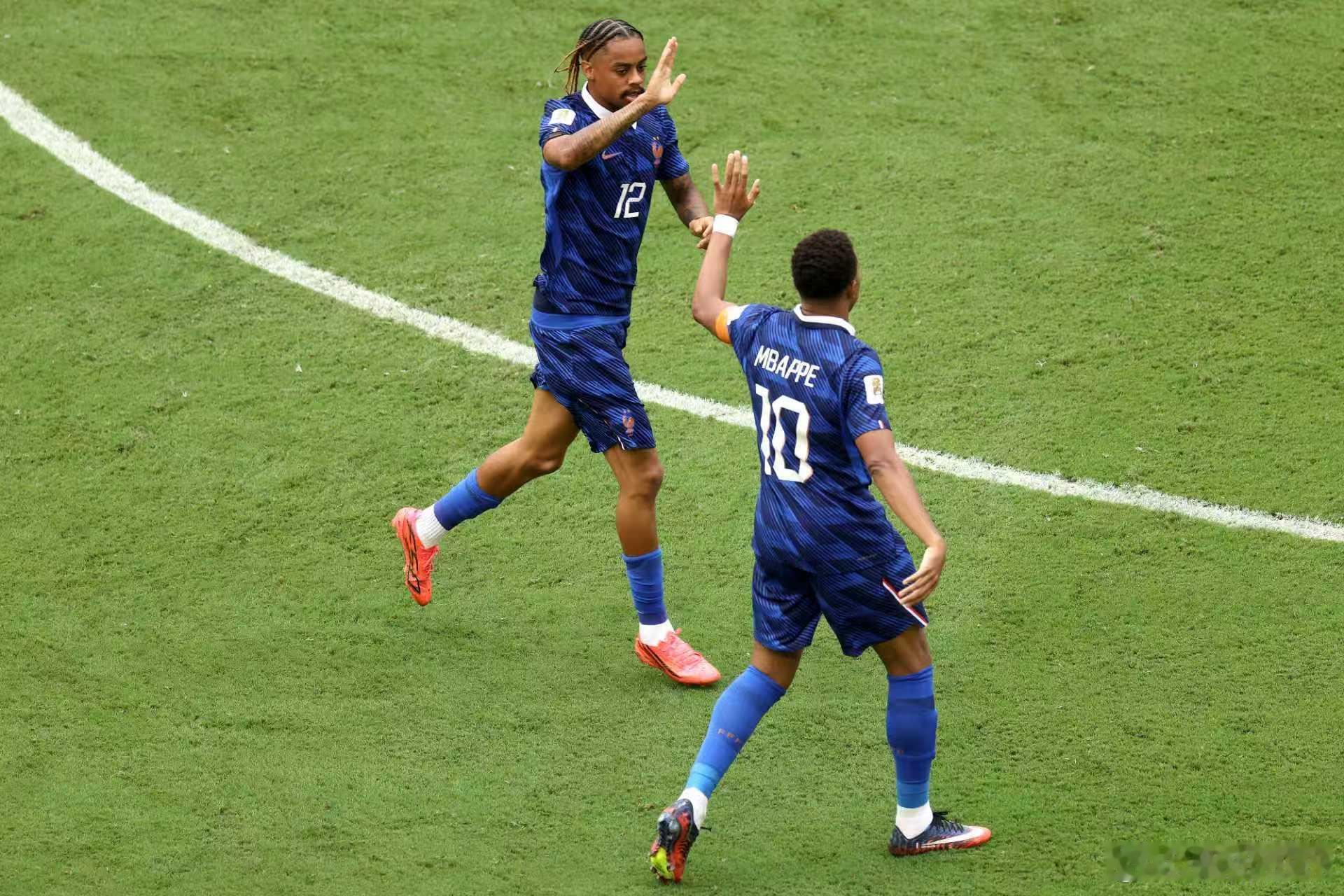 谁防守谁孙子！世界杯28亿欧跌宕6-4：英法联手轰10球 姆巴佩2超梅西7月19