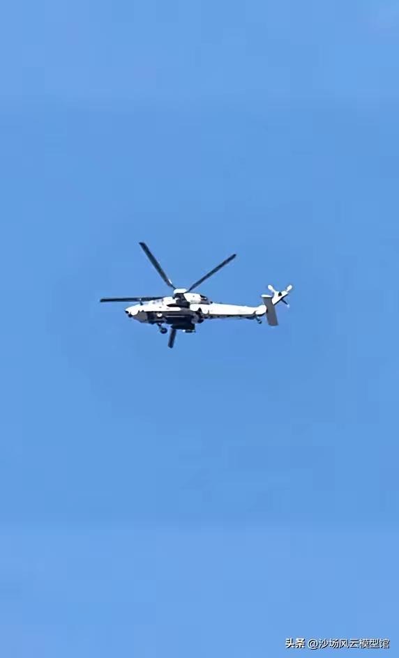 海军版武直21又试飞了，075型两攻等着急用呢。