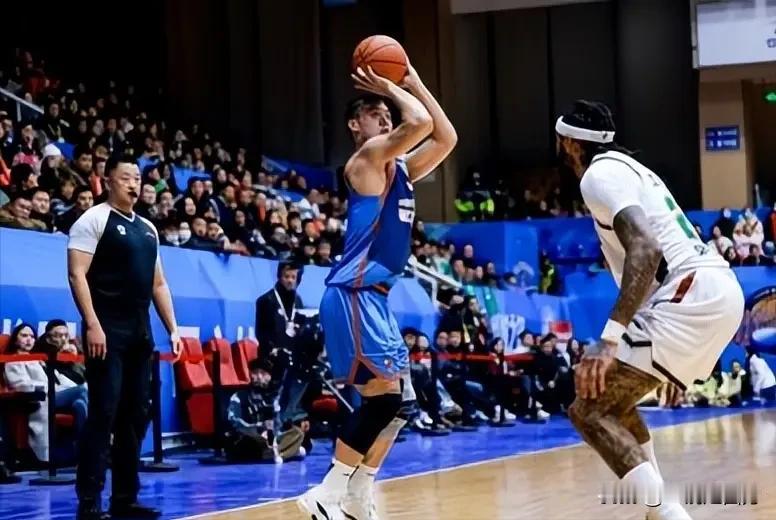 上一轮刚刚遭遇四连败的辽宁男篮，主教练杨鸣辞职，助理教练乌戈又一次临危受命，带领