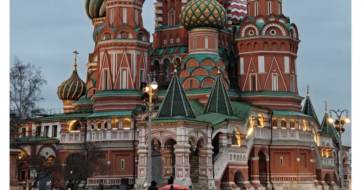 在每天21小時極夜的北極圈玩手機有多爽