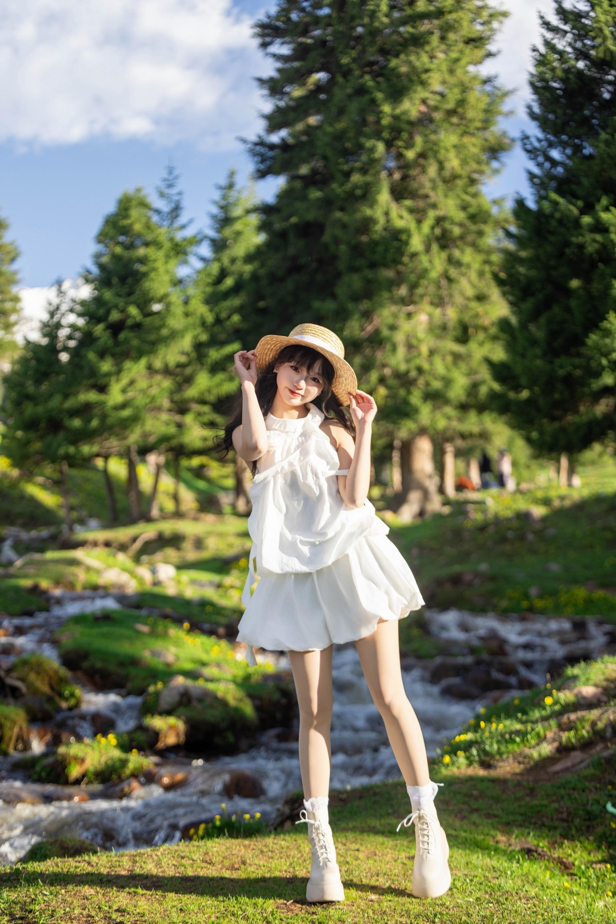 📸那拉提空中草原拍照指南 | 避开人潮。🌿 网红桥排队太耗时？往上...