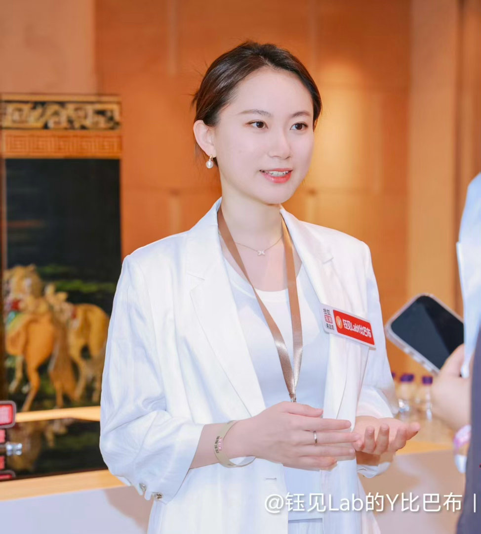 AI让一人公司干掉八人团队清华教授2万元搞定核聚变装置 时代真变了！七八人干两三