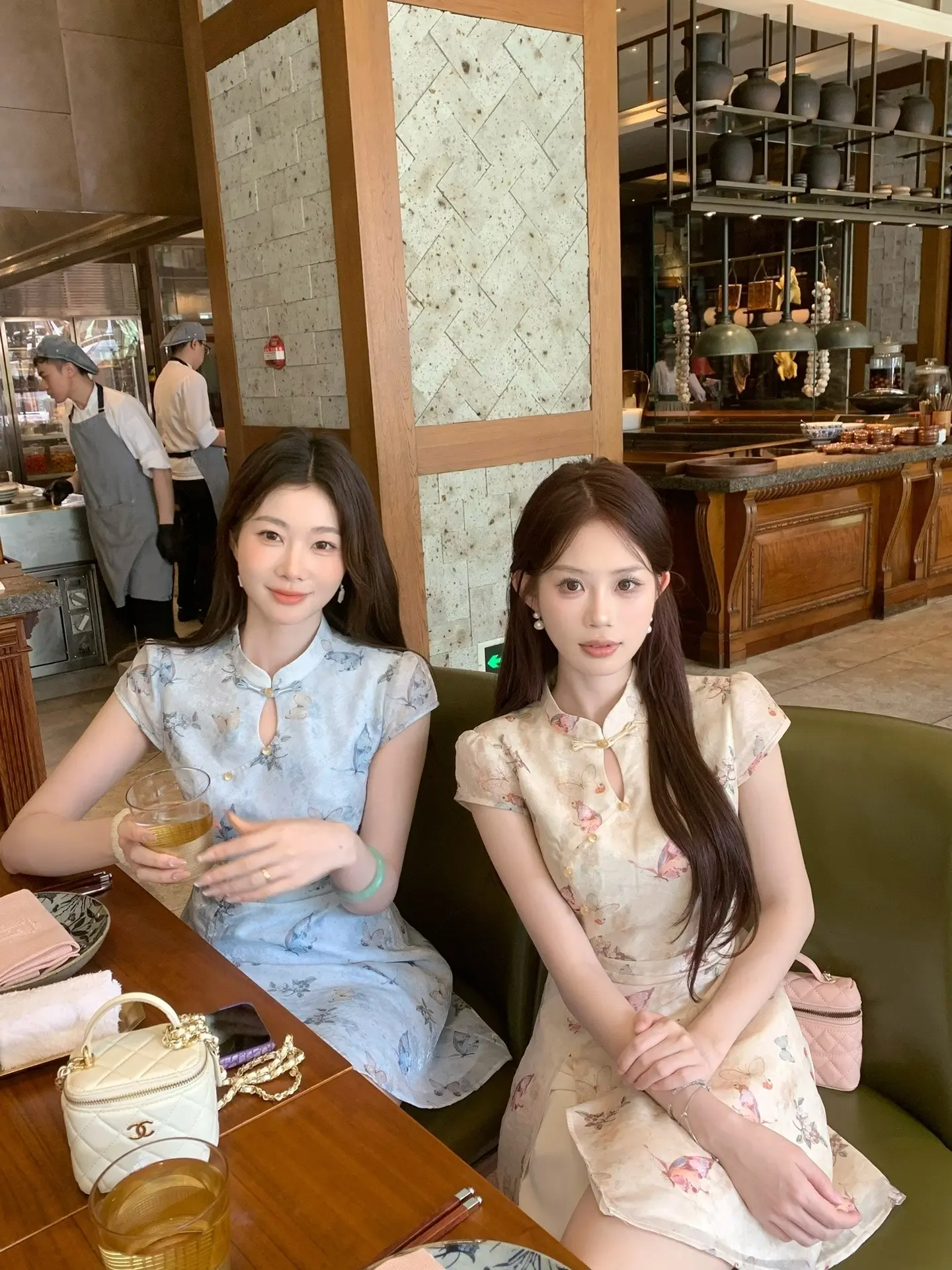 诡秘 我们终于摆脱童装穿搭了。