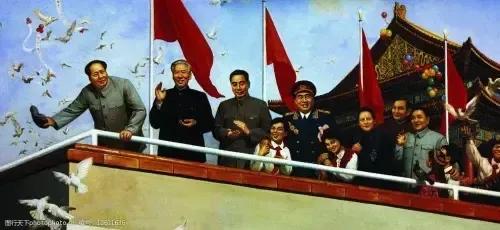 向站在天安门城楼上改变中国命运的伟人们致敬！
献花！
此幅油画来至网络