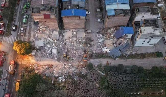 柳州突发地震！明明震级不大，破坏力为何格外惊人
 
柳州地震突如其来，震级不高却