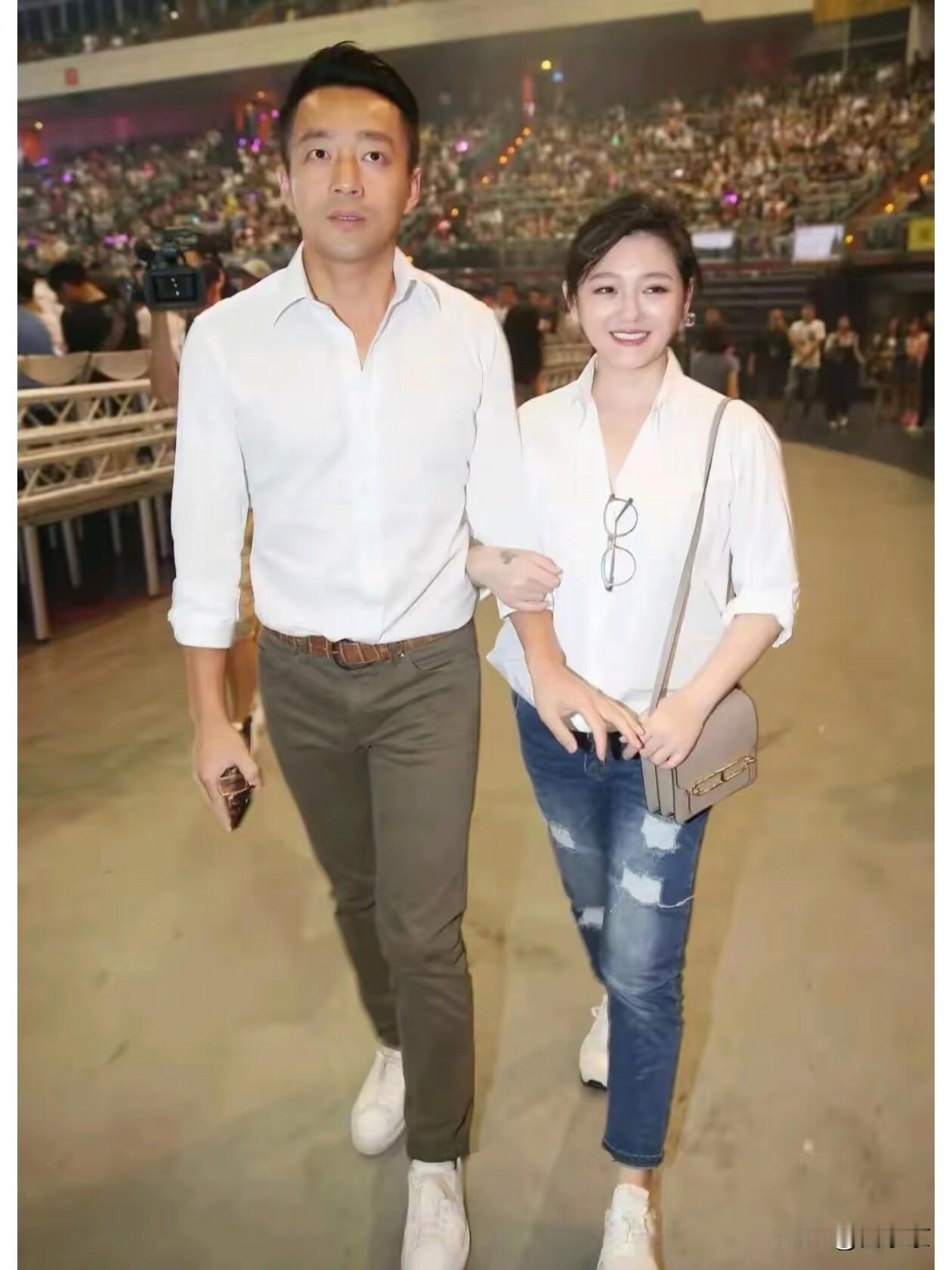 汪小菲微博画风突变！前妻严管vs现任放养，差别太大！
发现个有趣事：汪小菲以前和