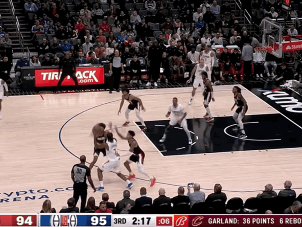 乔治甩锅给威少，大威少思索片刻，强势回应！