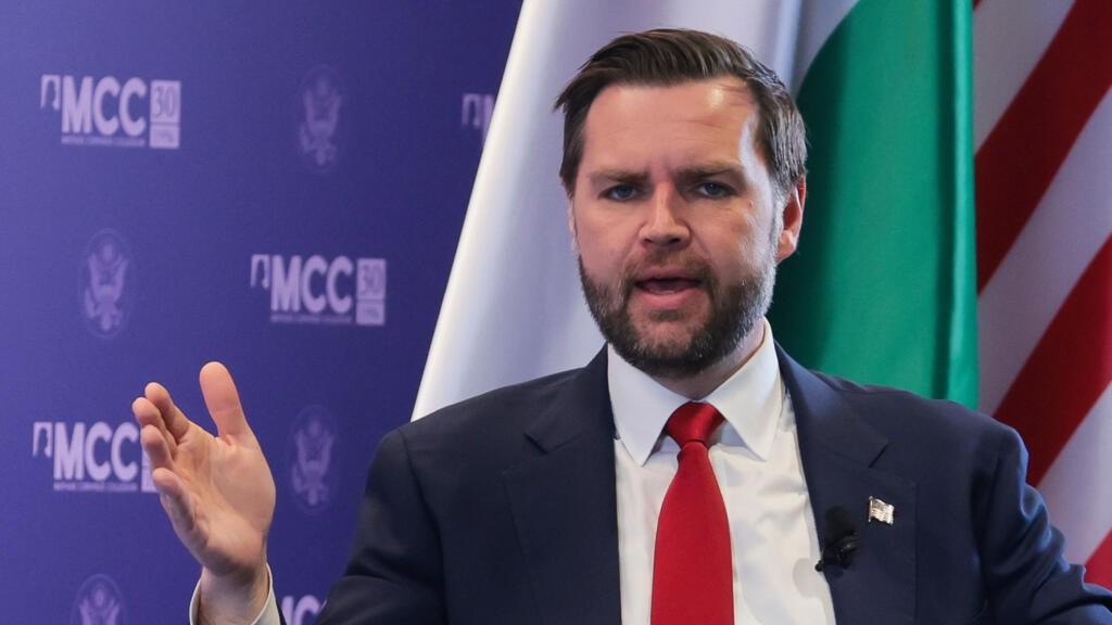 万斯提出的要求，伊朗已读不回
美国副总统万斯结束瑞士谈判返程，临走前对外抛出硬性