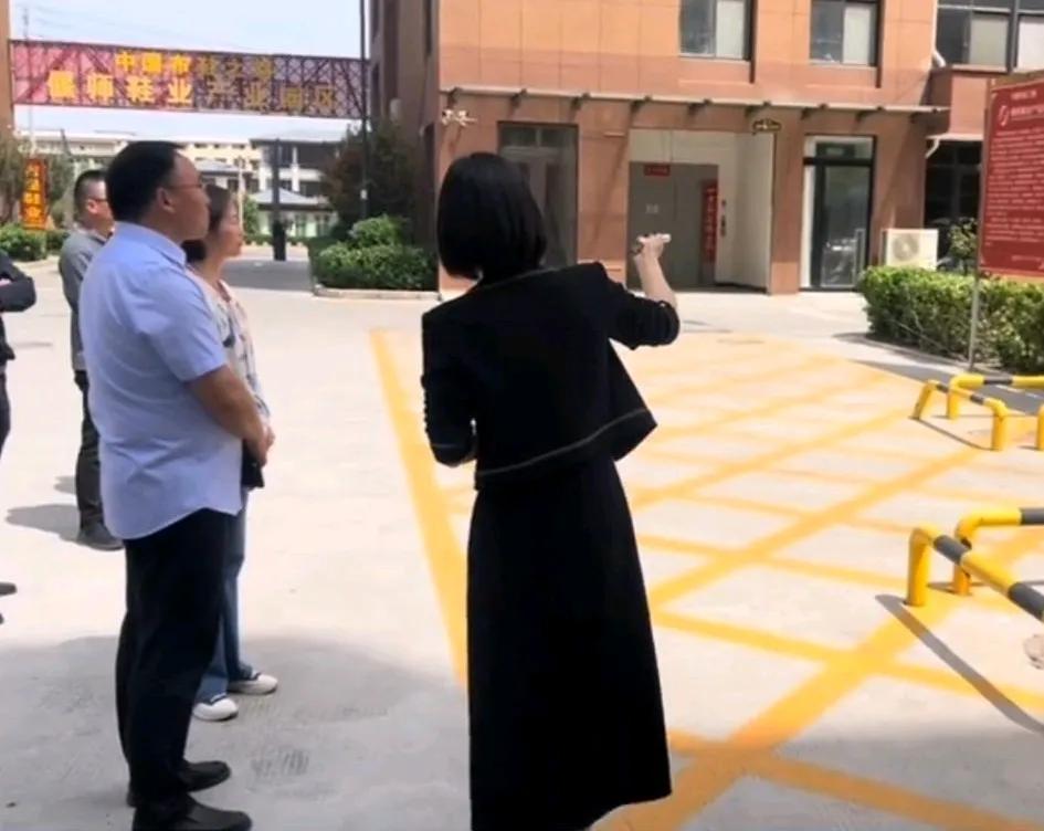 加强各地区产业互动交流，扩大全领域市场战略联盟。
近日，河南省信阳市息县项店镇党