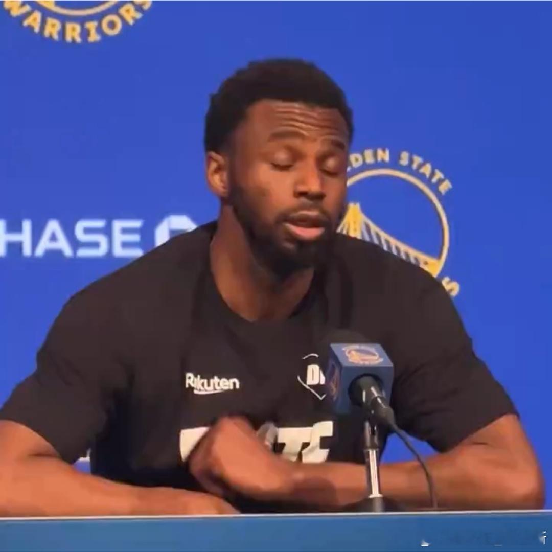 维金斯谈到克莱本场投篮挣扎时表示：“我们告诉他继续投、继续相信自己。我相信他，团