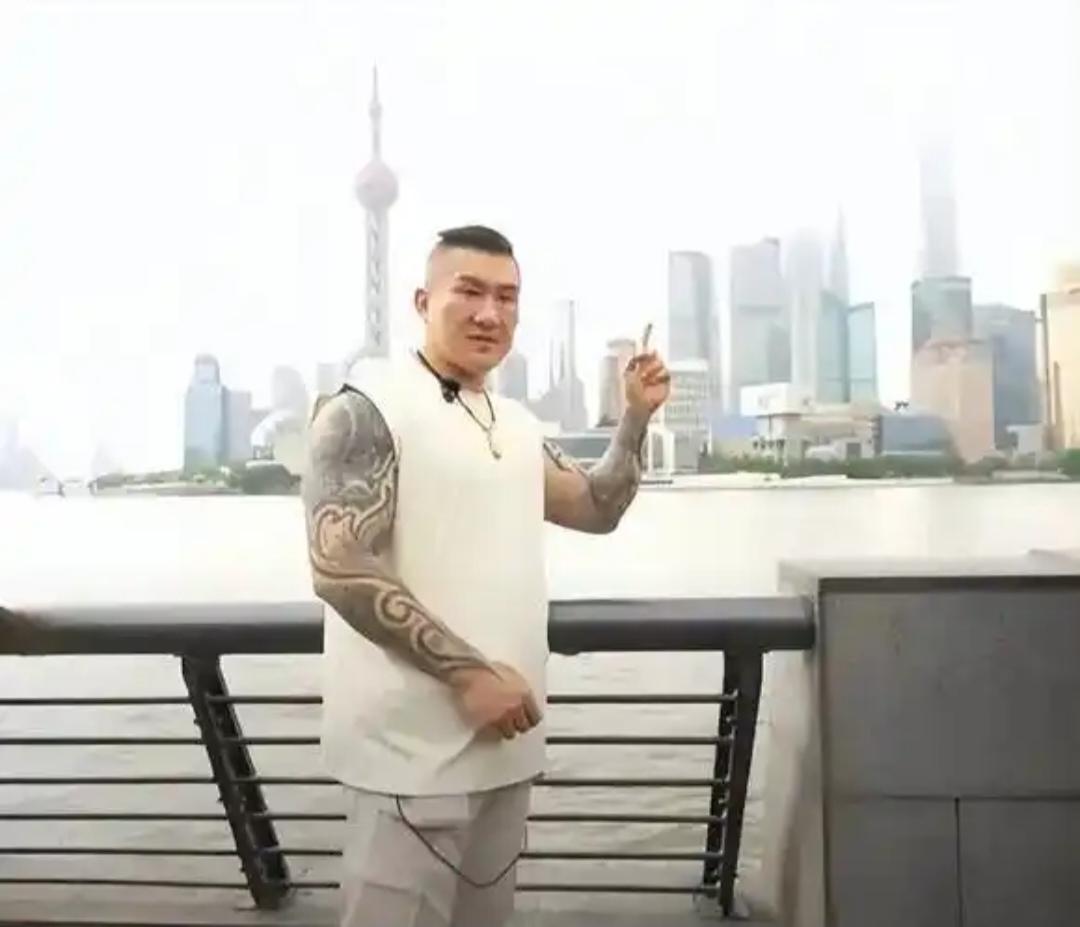 如何看待台湾网红馆长对两岸和平统一的言论？
台湾网红馆长“统一是早晚的事，民进党