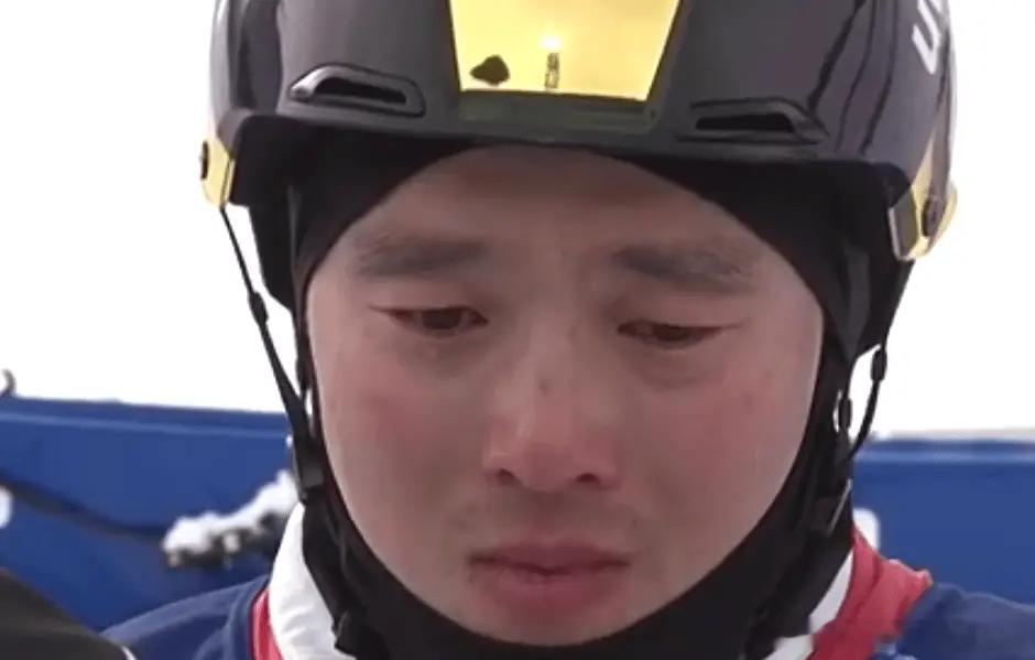 齐广璞接受采访时落泪表示，“我觉得没有遗憾了，对我来说安全完赛就是最大的肯定了，