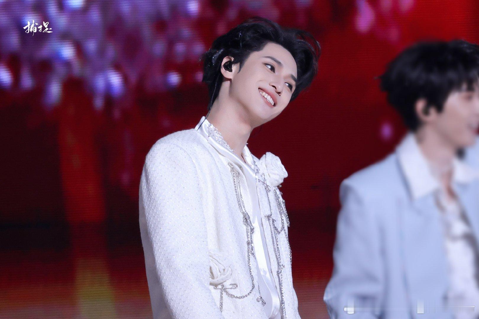 yhx yhx 如果思念有声的话风替我告白了千万次