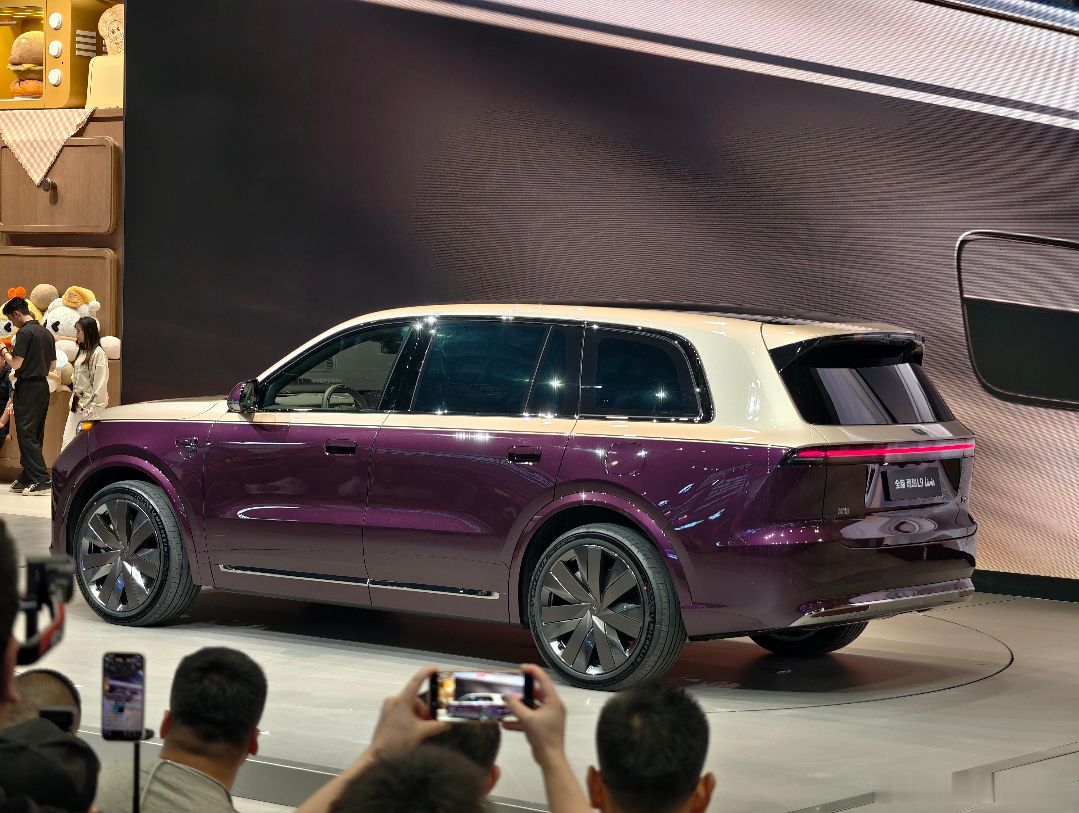 新款L9 livis最好看的就是车尾45度了