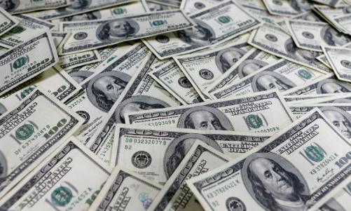 我感觉美国入侵委内瑞拉，一箭三雕。
一，掌握全球游价走势，为美国降息铺路
二，继