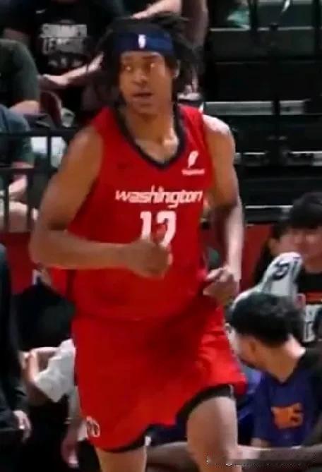 终于选对一次！！！奇才6号秀特雷约翰逊最近2场夏季联赛数据表现！！！
打太阳：首