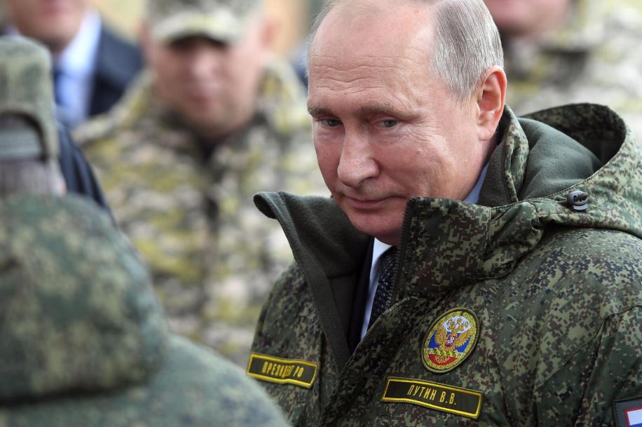 美国最担心的噩梦，终究还是被他们自己亲手变成了现实。
就在北约还在东翼忙着布防的