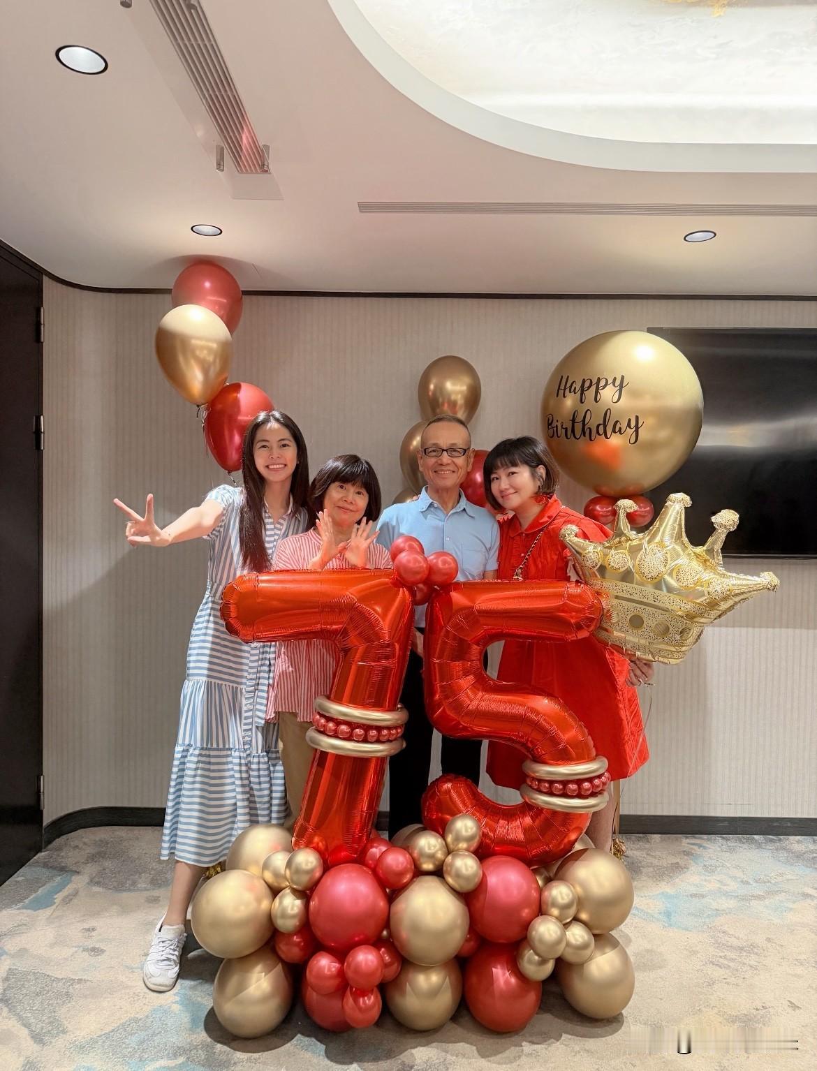 确实不像准备合体的样子！
又释怀了…看她开心健康地活着比什么都重要[流泪][流泪