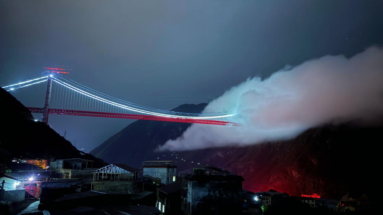 夜景实拍 摄影爱好者 川藏铁路 泸定 泸定邓师