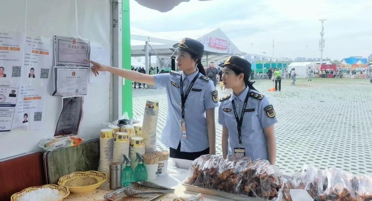 “食”力守护 哈尔滨草莓音乐节食安保障“上大分”

冰城市场监管
草莓音乐节6月