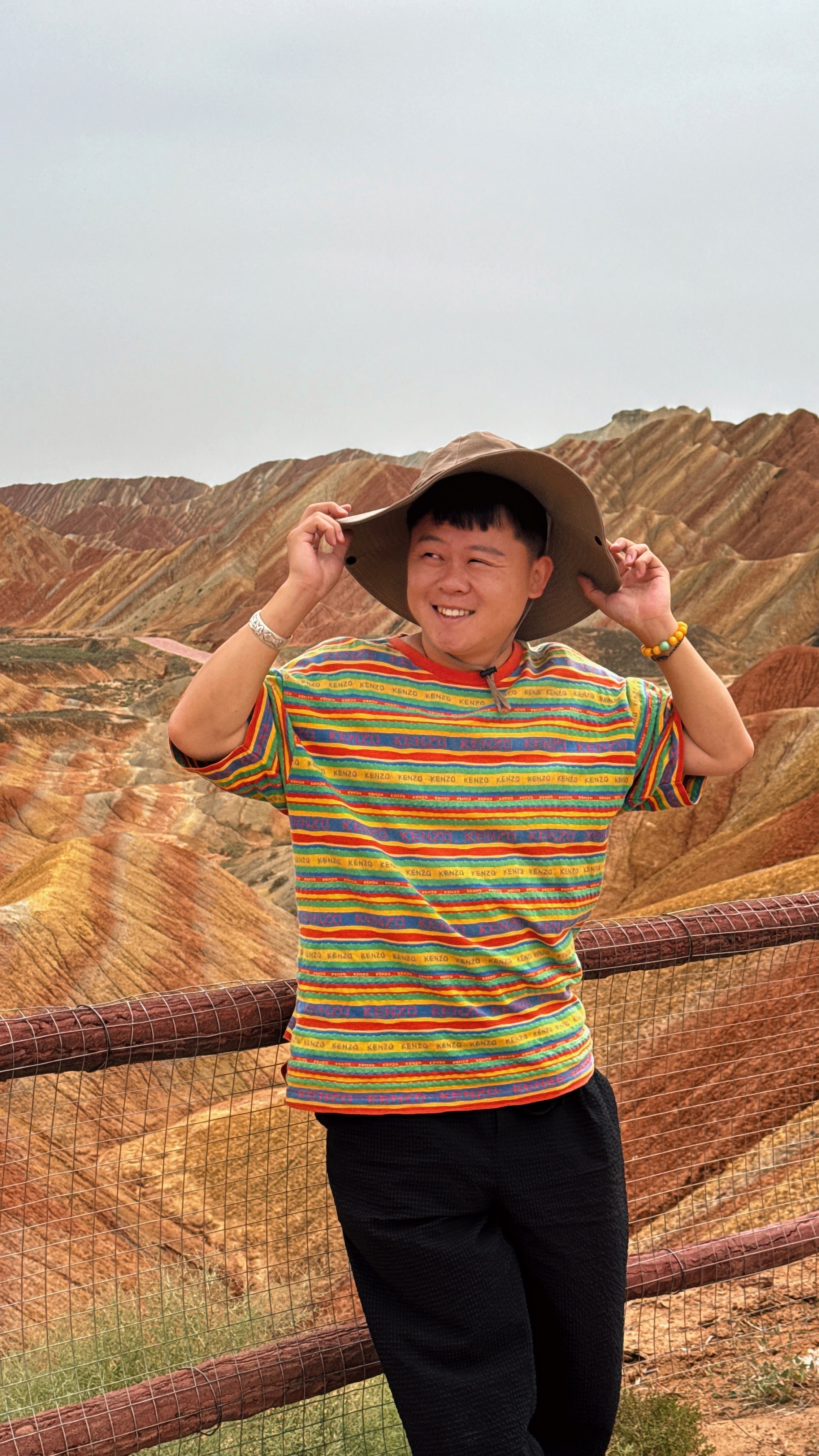 被甘肃地名美到了张掖七彩丹霞地貌，居然还和我撞衫了。  ​​​