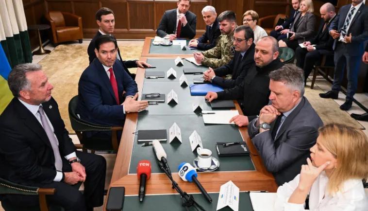 11月30日美乌4小时闭门会谈，表面“进展顺利”，实则是美国翻脸当“调停者”、俄