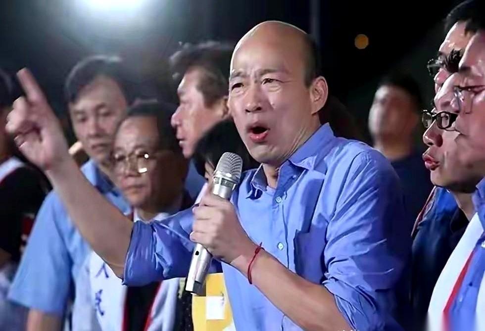 国民党刚抛出了25日凯道游行的完整流程单。这单子最有意思的地方，不在于上面印了谁