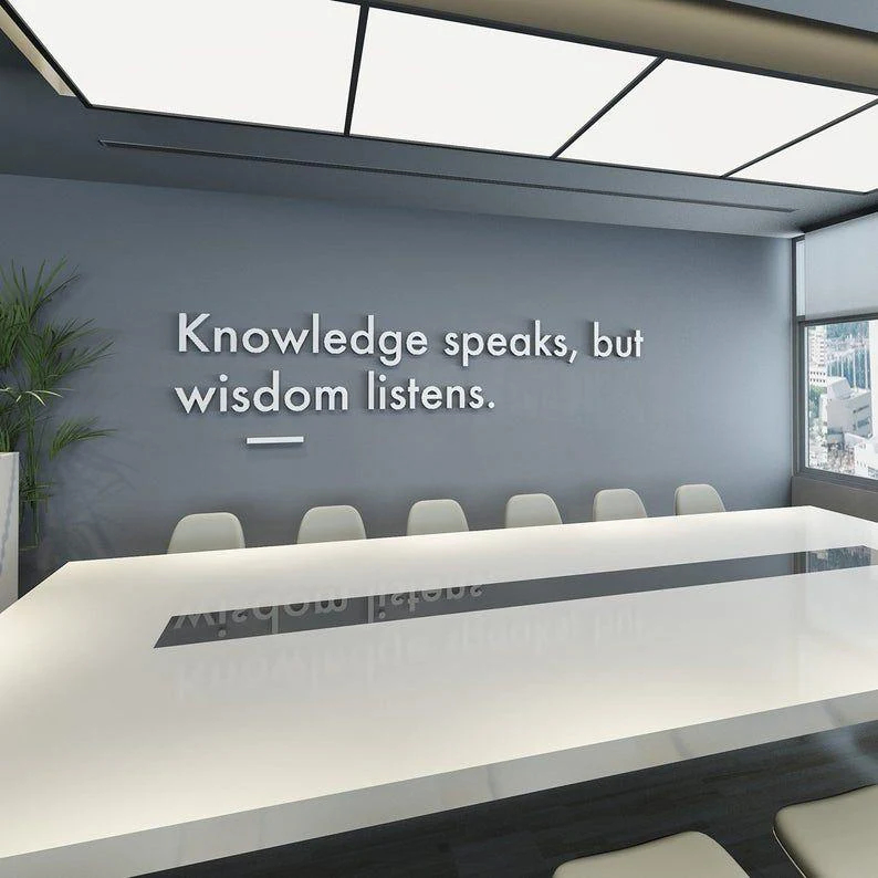 Knowledge speaks but wisdom listens.（博者多