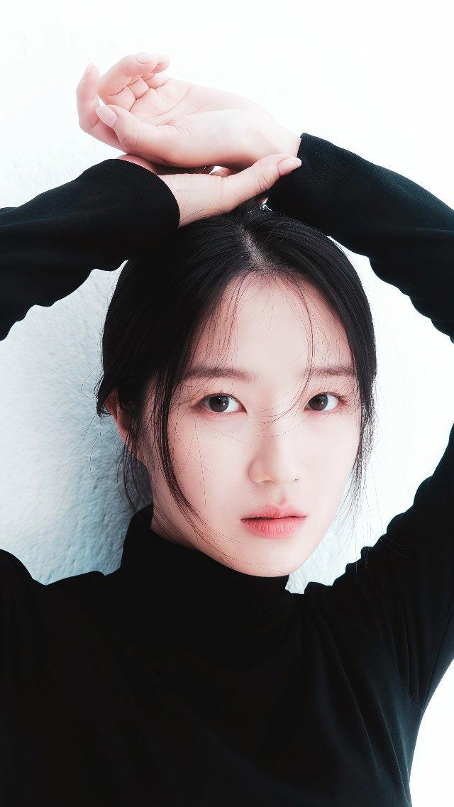 金惠奫[超话] [嘻嘻]金惠奫 自修金惠奫公式照壁纸女神真的太俊俏了啊啊 ​  